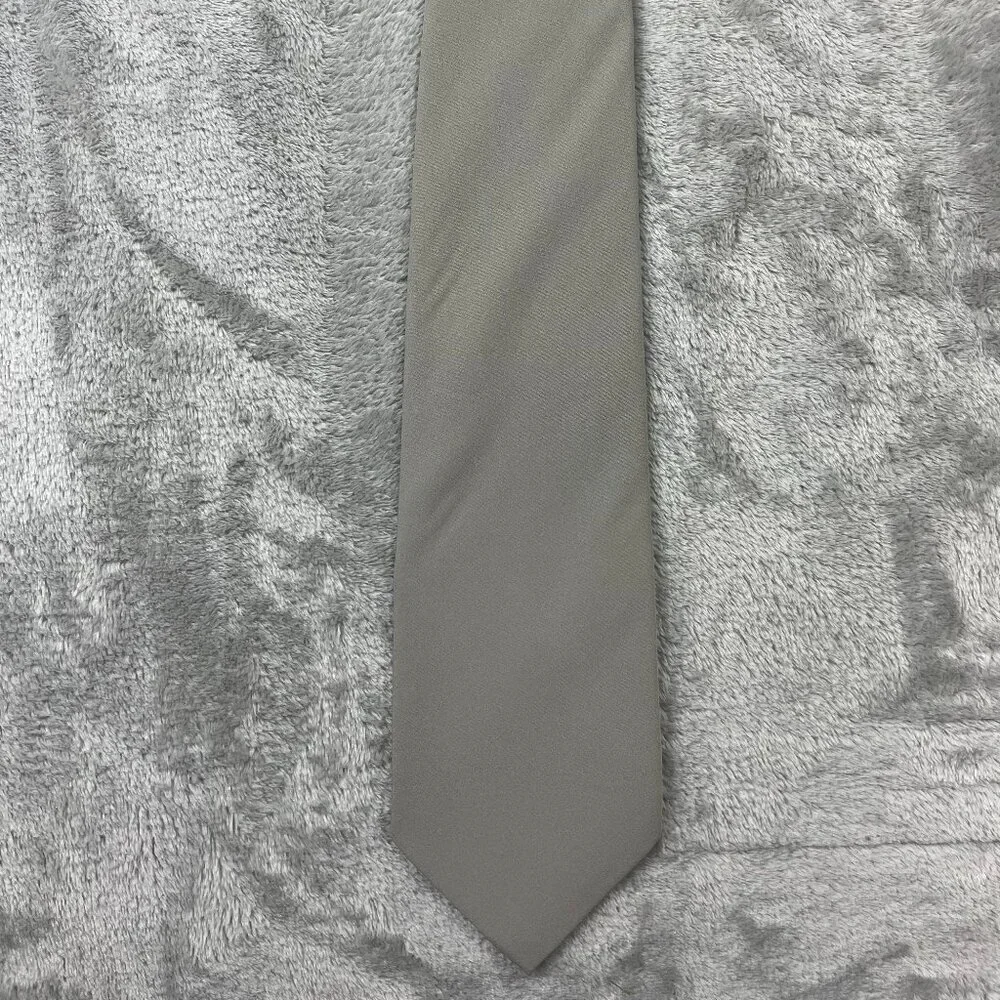 Geoffrey Beene Men's Classic 100% Polyester Neck Tie - Picture 1 of 6